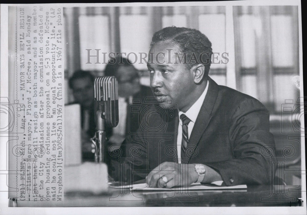 1967 Mayor of Flint, Michigan Floyd McCree says he will resign-Historic Images