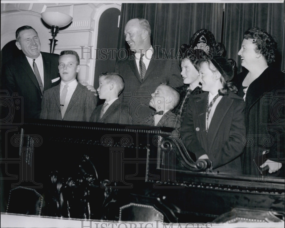 1959 Press Photo Norfolk Co. Sheriff Peter McCormack sworn in at State House - Historic Images