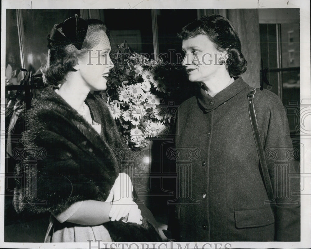 1957 Mrs. George Dyer O&#39;Day &amp; Mrs. Eugene E. Husting, Vincent Club-Historic Images