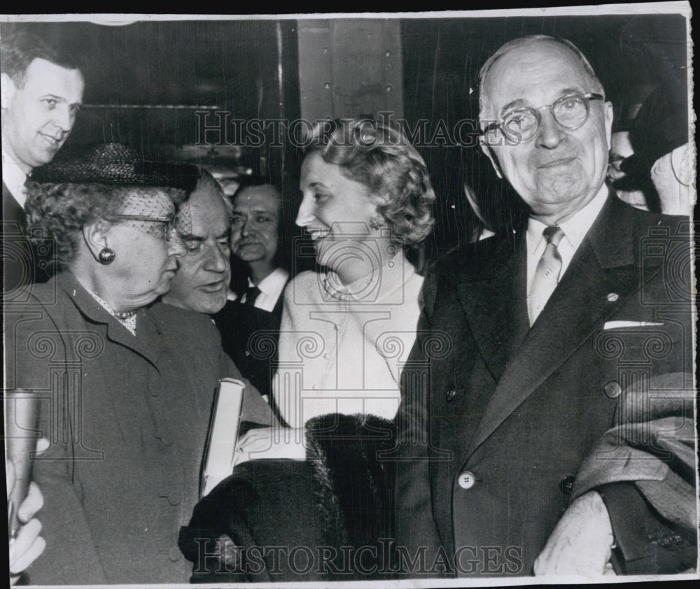 1956 President Mrs Harry Truman Daughter Margaret European Vacation-Historic Images