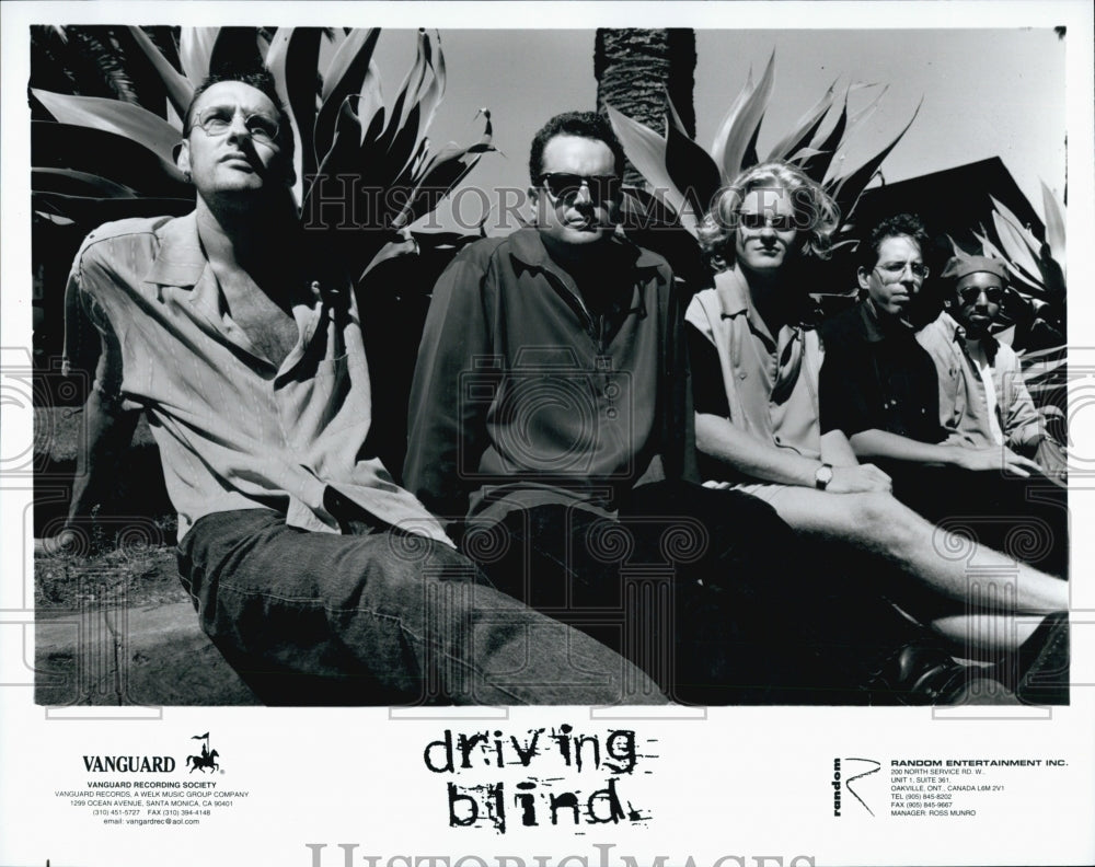 Press Photo driving blind - Historic Images