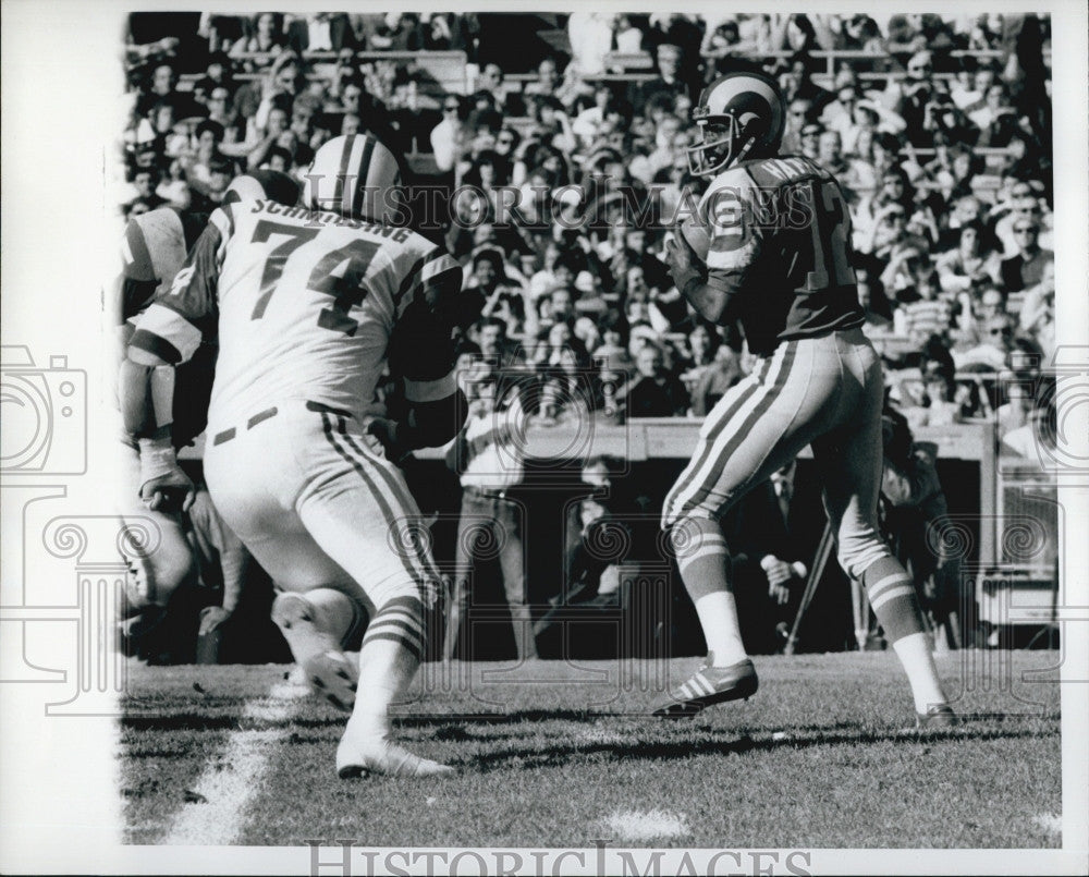Press Photo James Harris Los Angeles Rams Football Quarterback Throws Ball - Historic Images