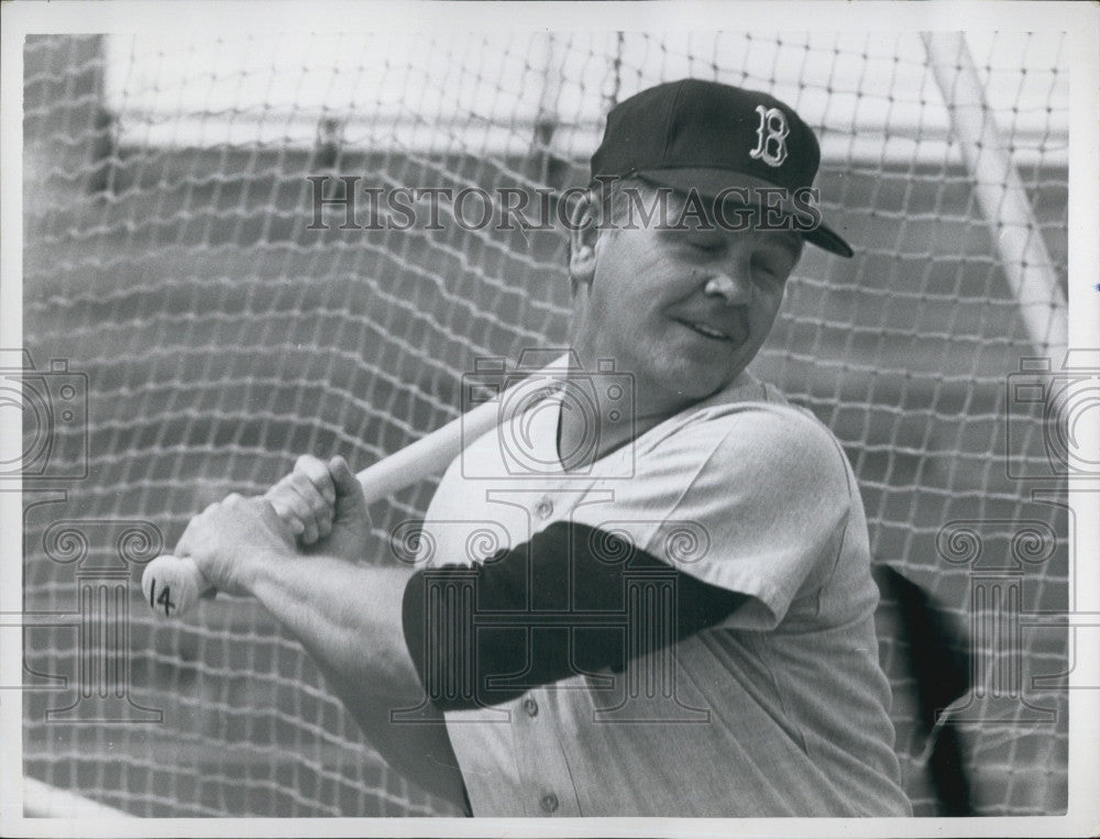 1969 Press Photo Dick Williams Boston Red Sox Baseball Player At Bat - Historic Images