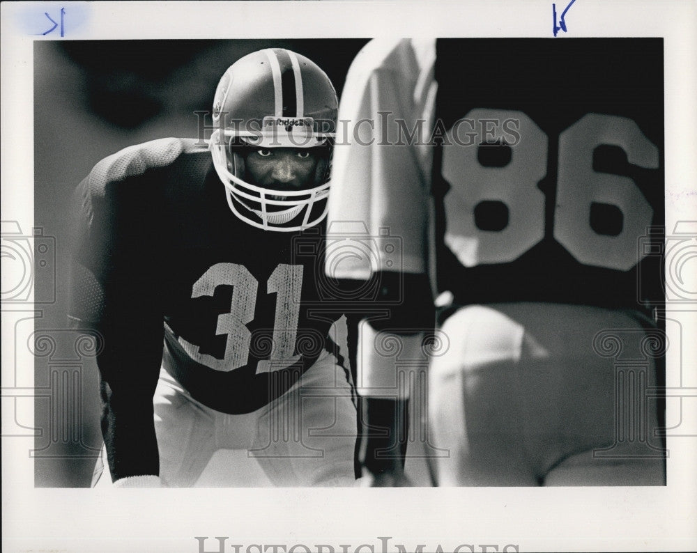 1985 Press Photo Mike Harden Denver Broncos Football Player At Training Practice - Historic Images