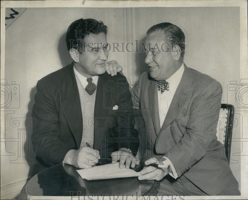 1952 Press Photo Joe Kuharich,&amp; Walter Wolfner mgrs of Cards - Historic Images