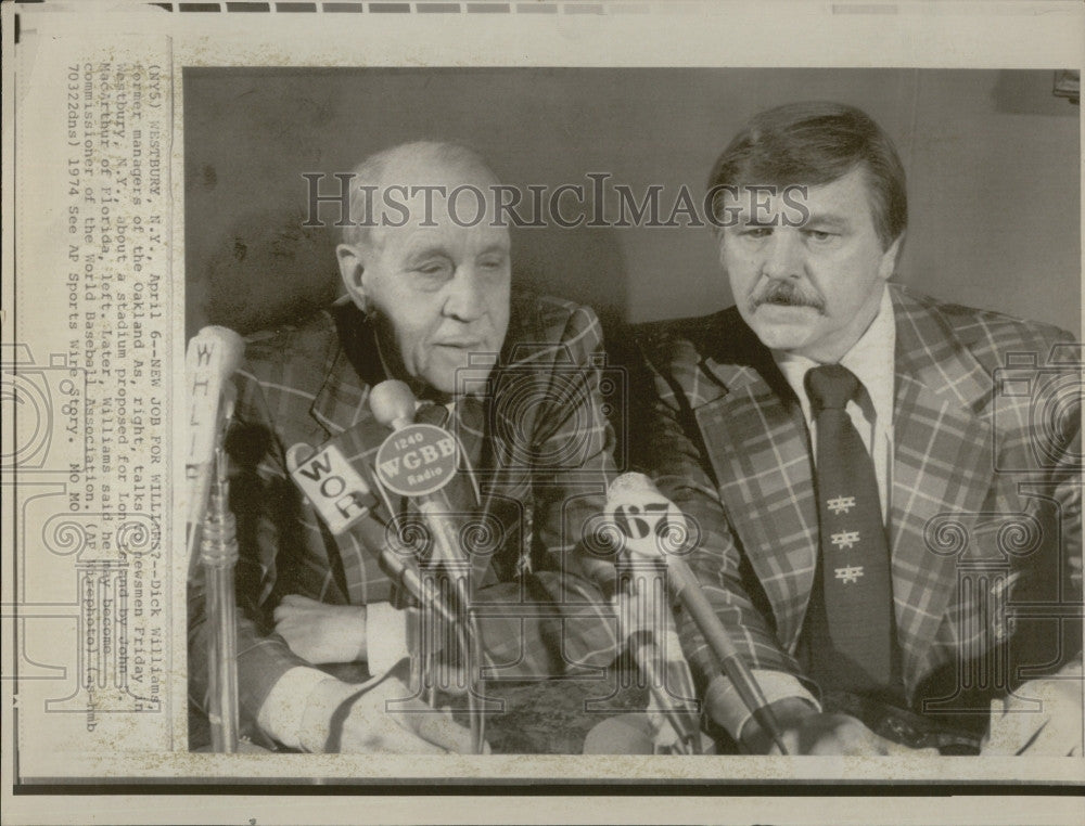 1974 Press Photo Oakland A&#39;s Manager Dick Williams News Conference - Historic Images