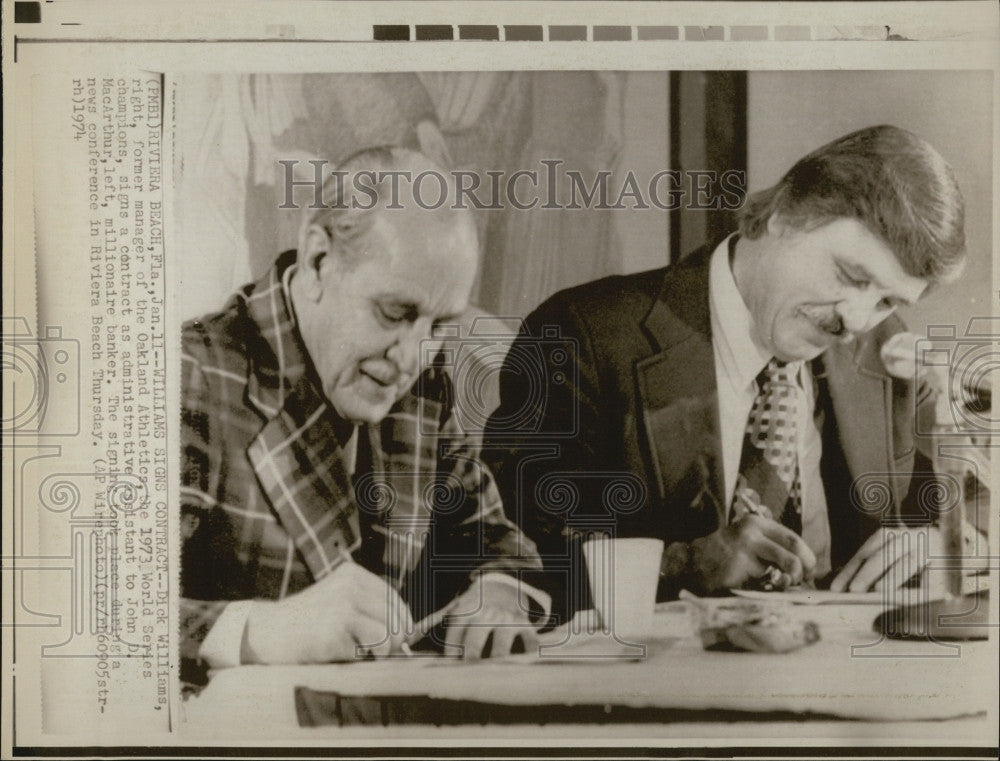 1974 Press Photo Dick Williams and J D MacArthur - Historic Images