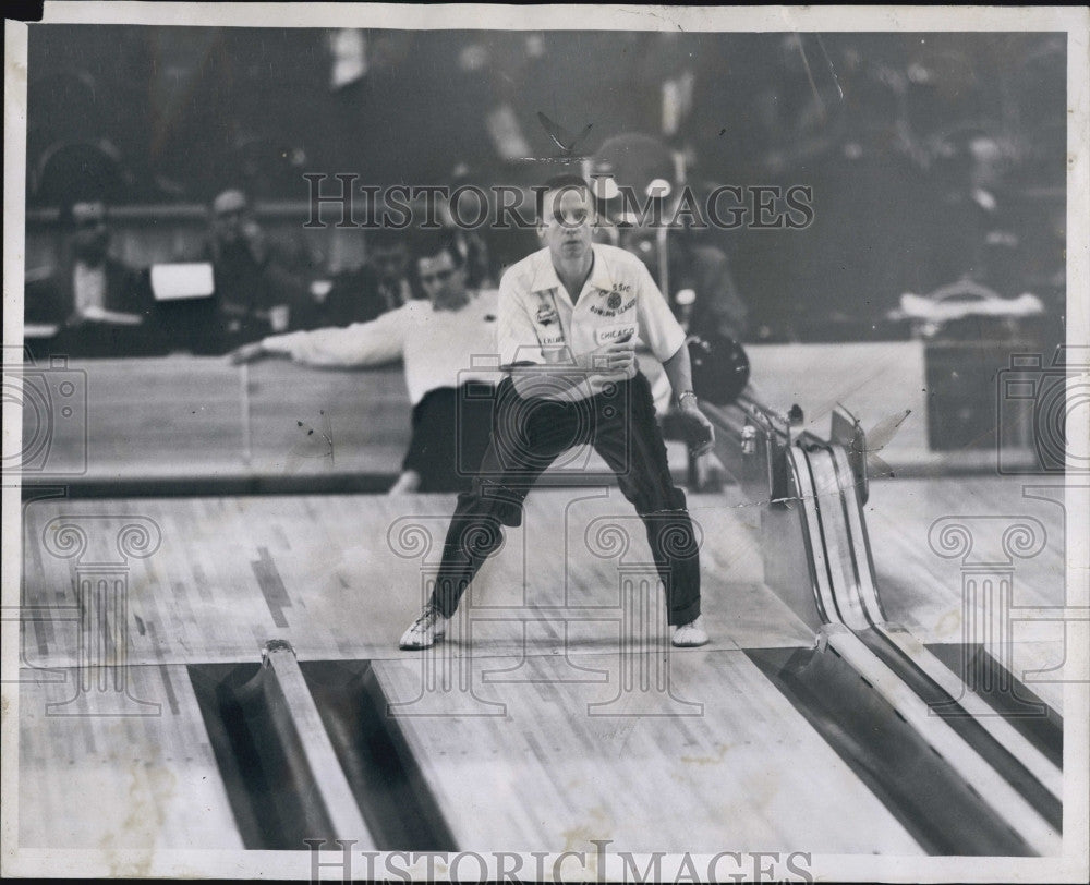 1955 Press Photo Bill Liliard at bowling at the Coliseum - Historic Images