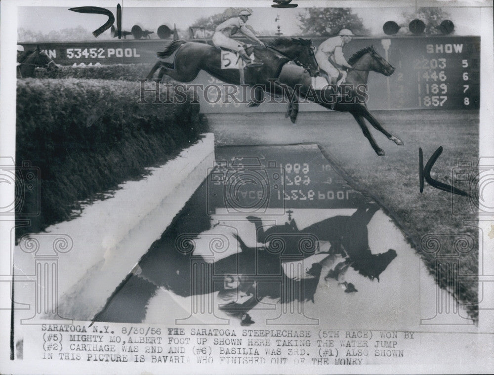 1956 Press Photo Saratoga Steeplechase Al Foot on Mighty Mo - Historic Images