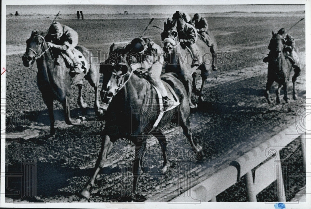 1987 Press Photo Jockey McCarron  wins first race in 1974 - Historic Images