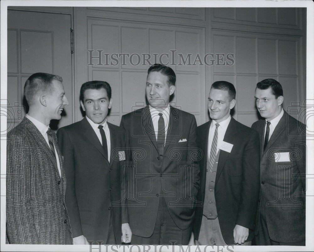 1960 Press Photo Collegiate hockey capt. JG Roberts,P Coppo,J MacMillian, - Historic Images