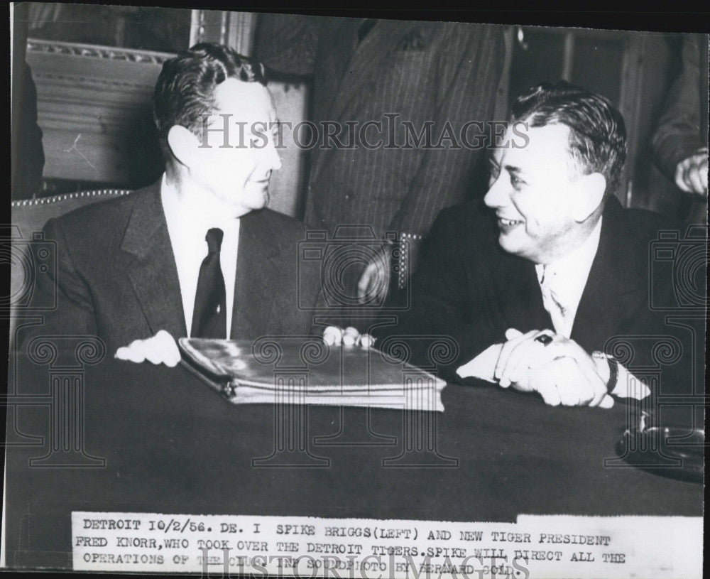 1956 Press Photo Detroit Tigers President Fred Knorr and Spike Biggs Talking - Historic Images