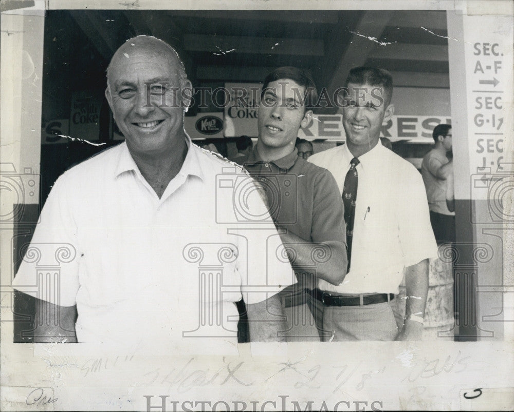 1969 Press Photo Cass Smith &amp; dad Sam Smith &amp; Clyde Miller - Historic Images