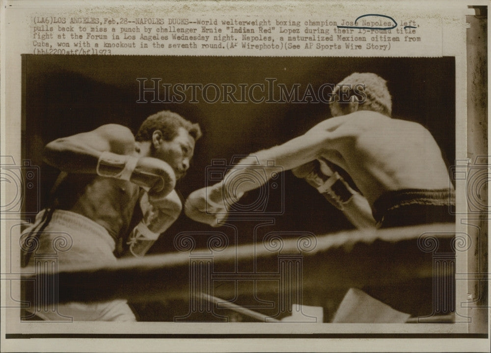 1973 Press Photo Boxing Champion Jose Napoles Ernie Indian Red Lopez - Historic Images