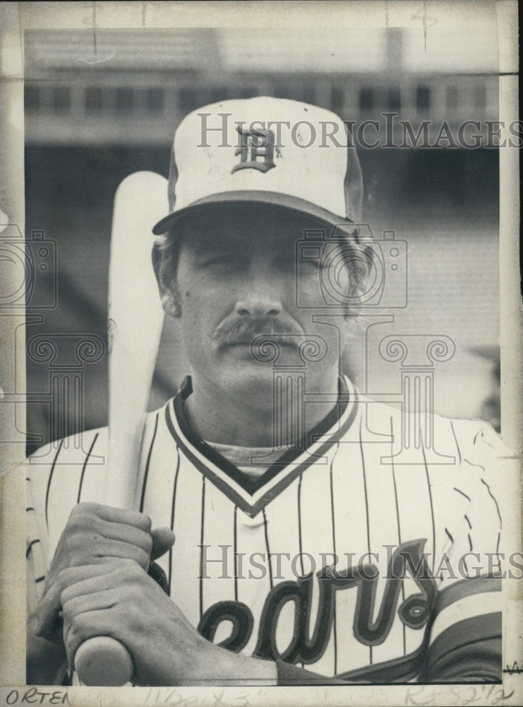 1977 Press Photo Frank (Moose) Ortenzio, First Baseman Of Denver Bears - Historic Images