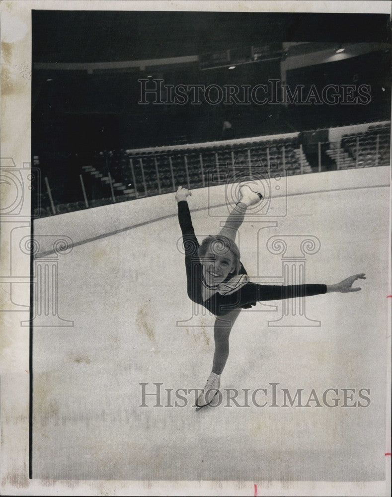 1975 Press Photo Janet Lynn star of he ice follies - Historic Images