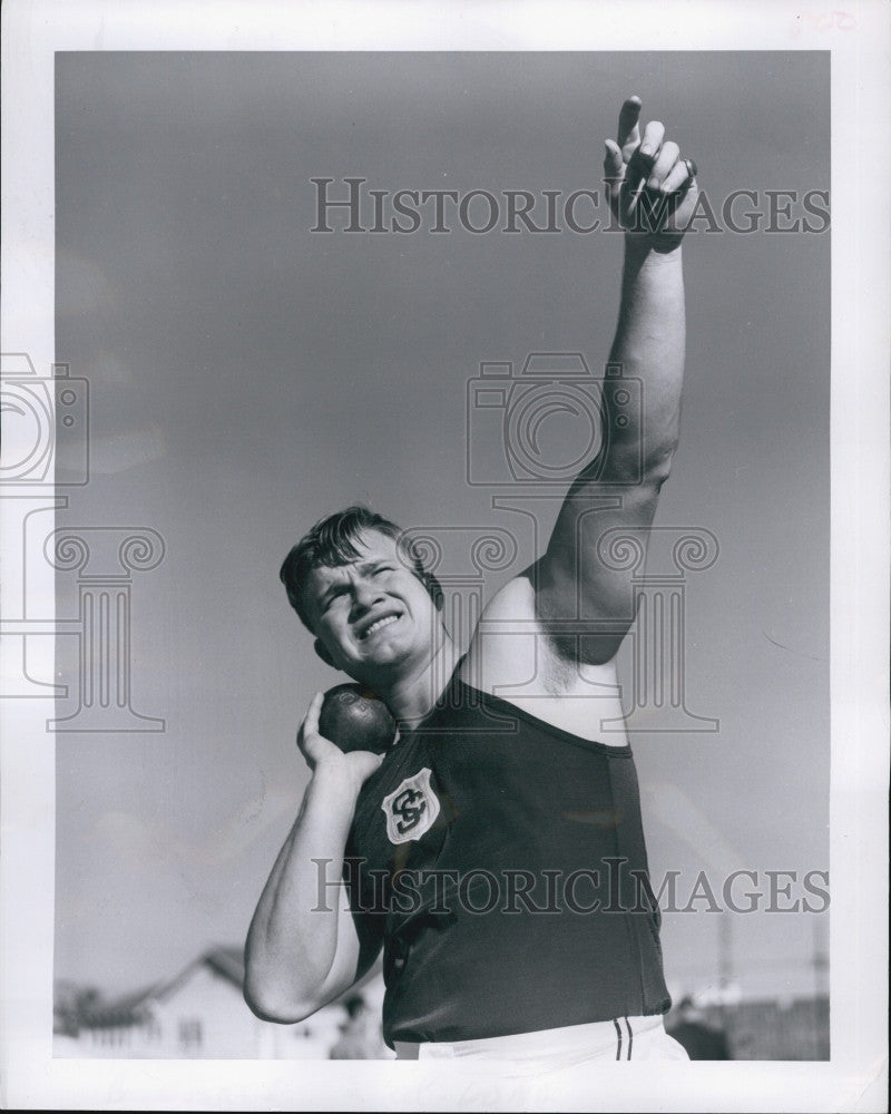 1960 Press PhotoDallas long, Southern California&#39;s mighty shot-putter. - Historic Images