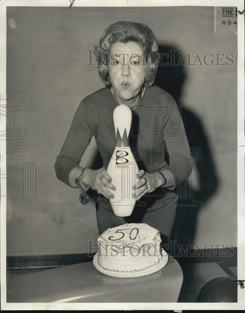 1964 Press Photo Marion Ladewig Womens Champion Bowler 50th Birthday - Historic Images