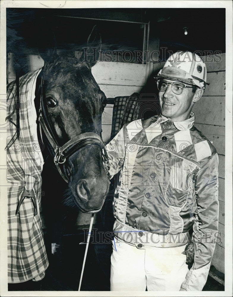 1971 Press Photo Jockey Warren Harp With Horse, Miracle Chief - Historic Images