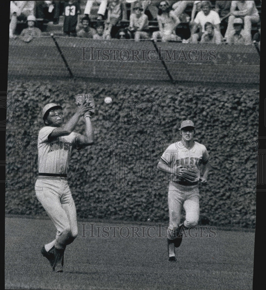 1974 Press Photo Houston Astros 2nd baseman Larry Milburne &amp; right fielder Gross - Historic Images