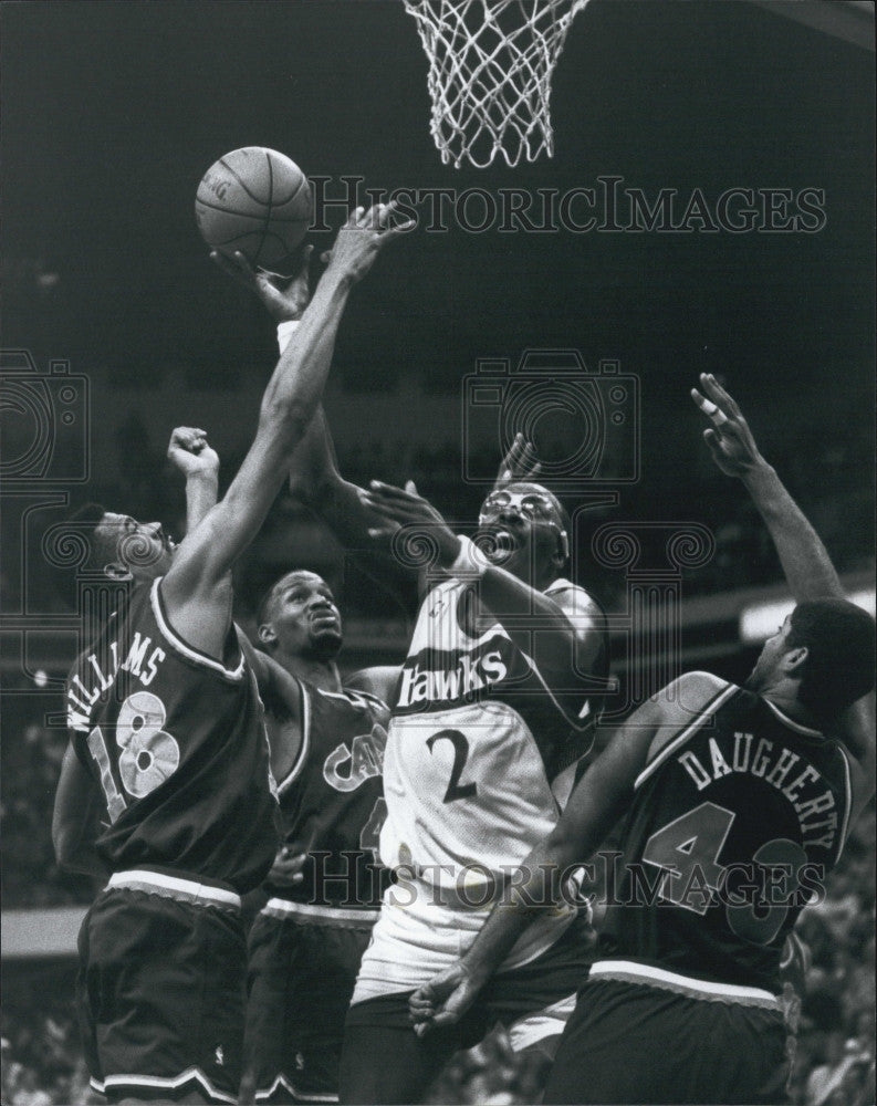 1989 Press Photo Moses Malone #2,John Williams,Ron Harper ^ B Daughtery - Historic Images