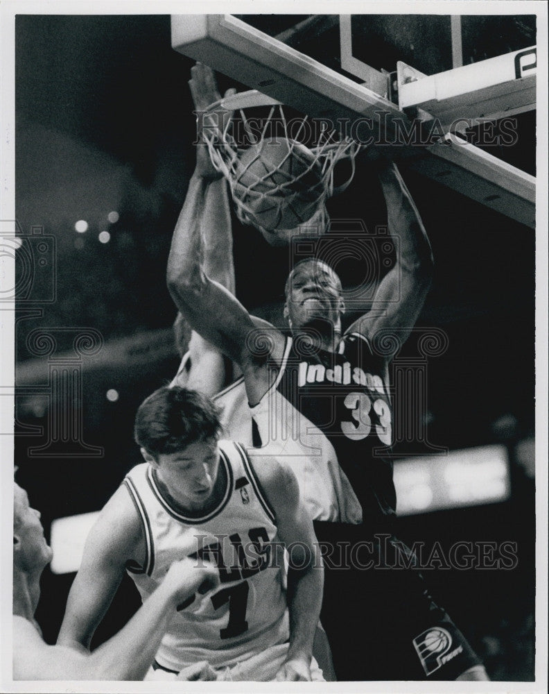 Press Photo Indiana Pacers Antonio Davis in action - Historic Images