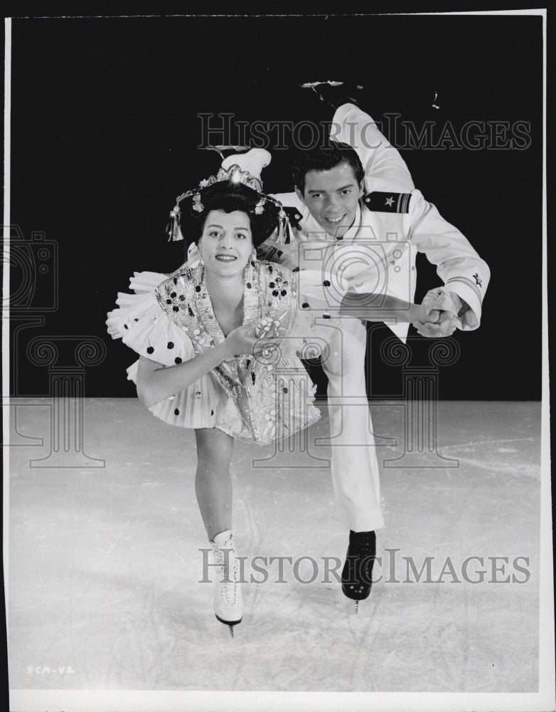 1957 Press Photo Helen Davidson &amp; Jimmy Grogan Figure Skating - Historic Images