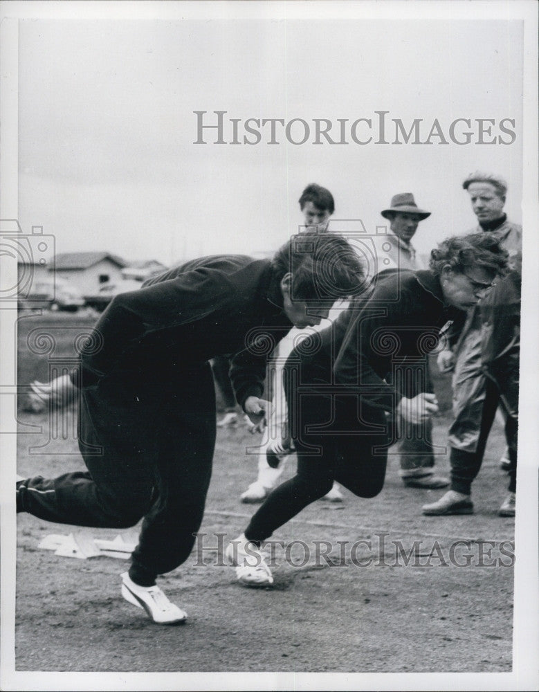 1956 Press Photo Barbel Mayer Gisela Kohler German Olympic Team Track Training - Historic Images