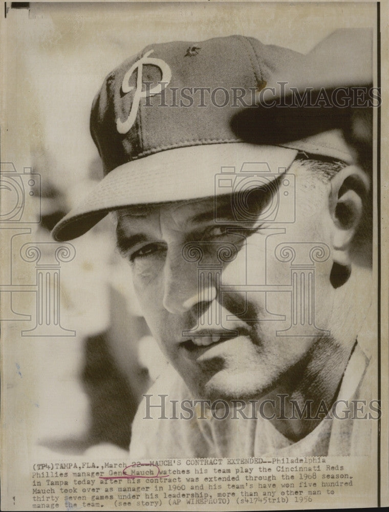 1956 Press Photo Phillies manager Gene Mauch - Historic Images