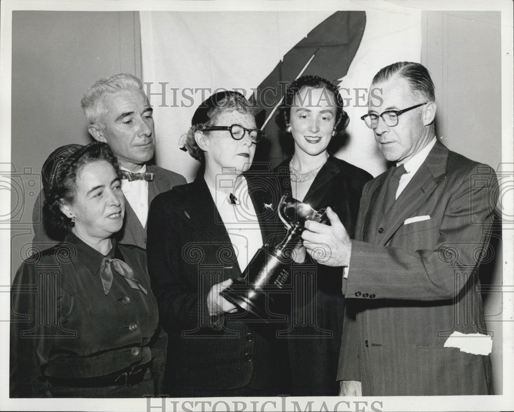 1955 Press Photo Red Feather Campaign - Historic Images