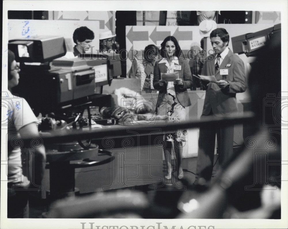 1978 Press Photo Christie Henfer, Daughter of Magazine Owner in Studio - Historic Images