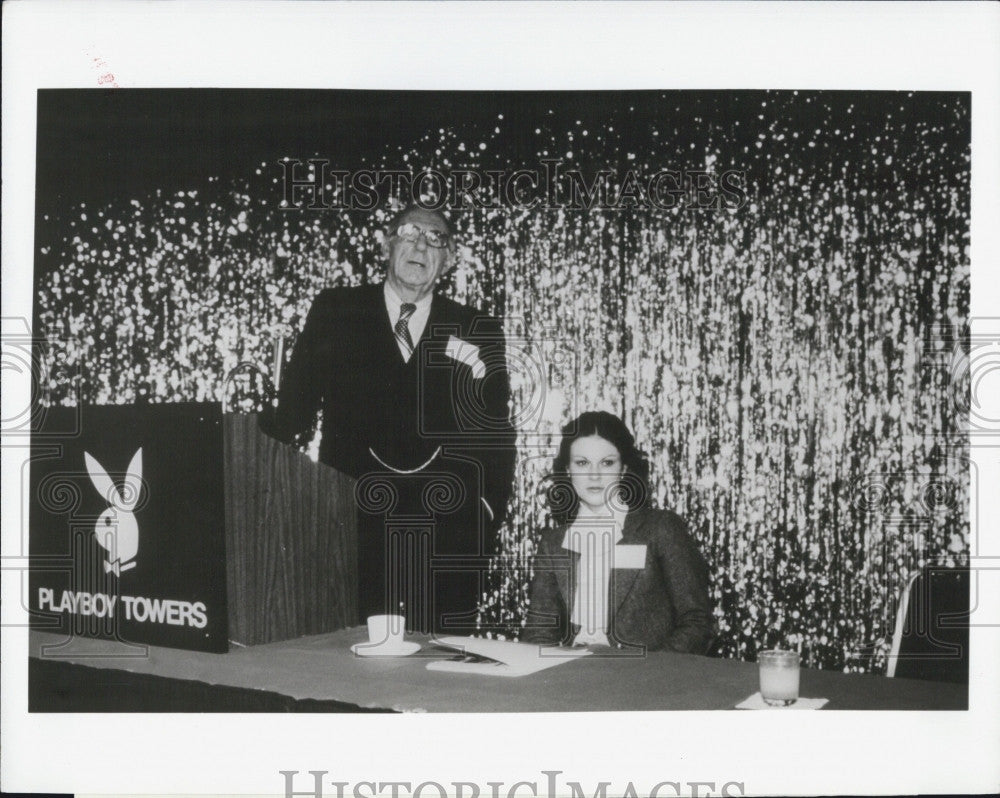 1979 Press Photo Dr. Benjamin Spock Christie Hefner of the Playboy Foundation - Historic Images