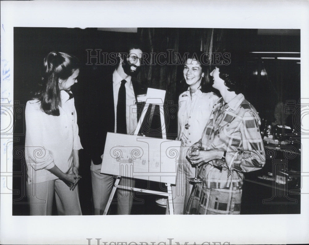 1979 Press Photo Cartoonist Garry Trudeau, Jane Pauley &amp; Jane Michael - Historic Images