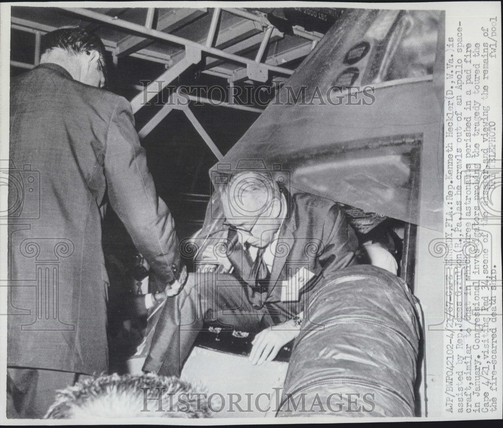 1967 Press Photo Rep Kenneth heckler &amp; Rep James Fulton &amp; Apollo capsule - Historic Images