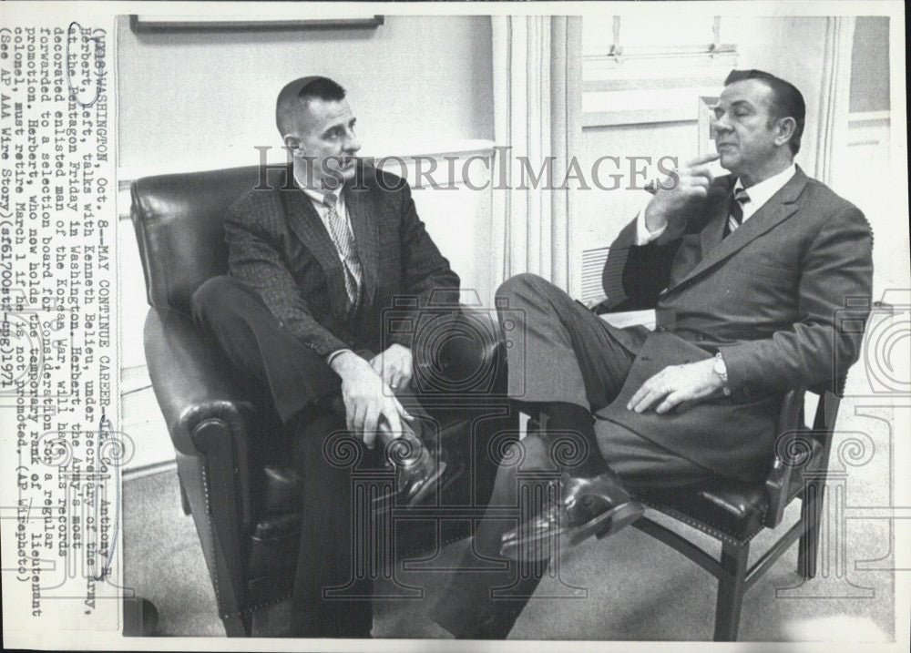 1971 Press Photo Lt Col Anthony Herbert and Kenneth Belieu - Historic Images