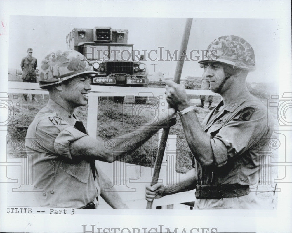 1973 Press Photo Lt Col Herbert &amp; Brig Gen John W Barnes - Historic Images