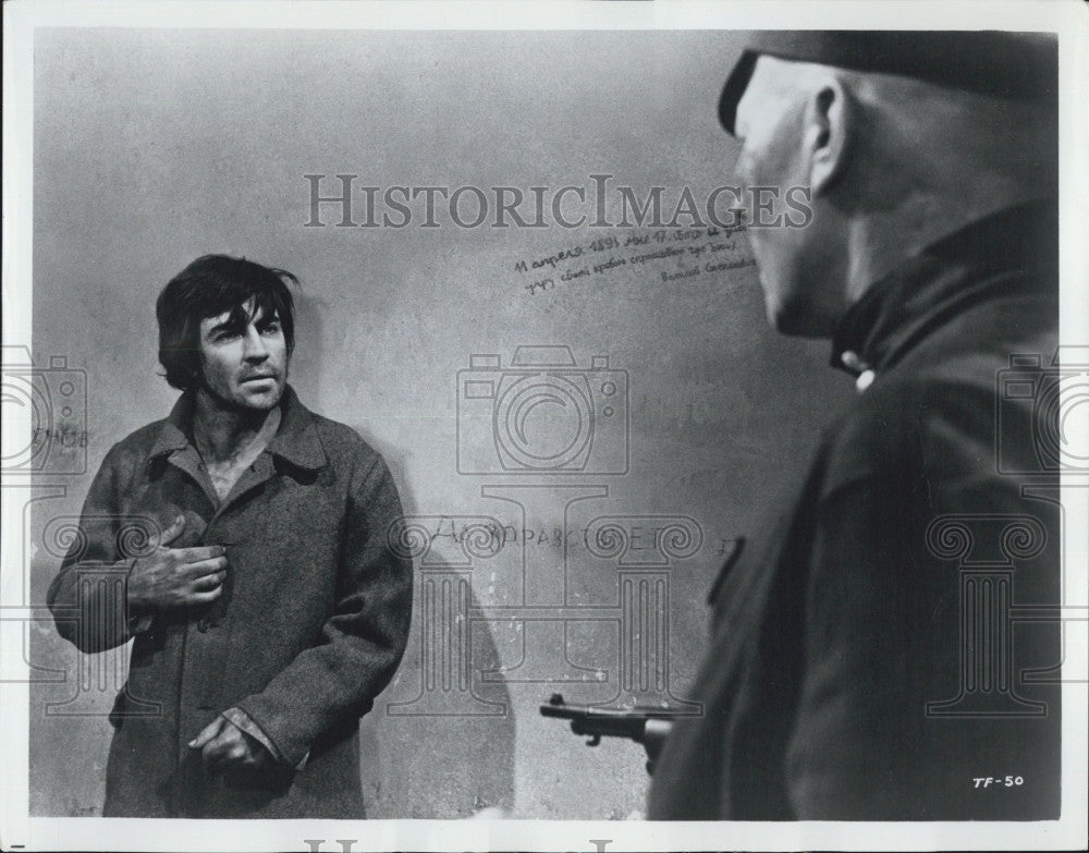 1969 Press Photo Actors Alan Bates in &quot;The Fixer&quot; - Historic Images