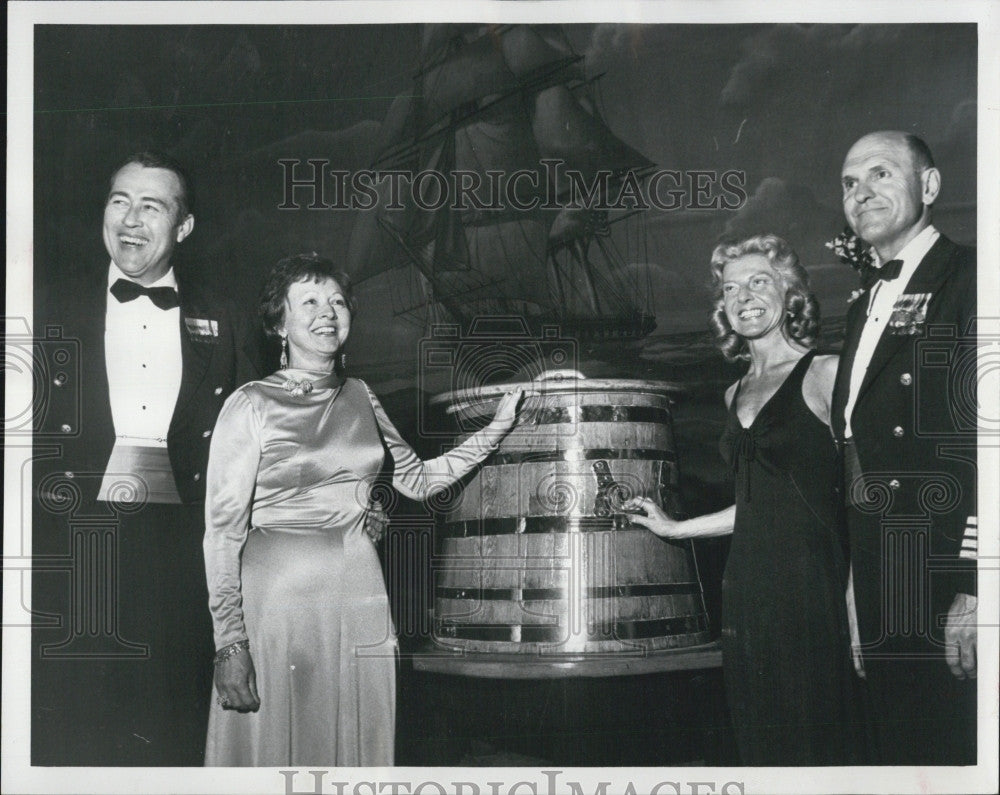 1978 Press Photo Constitution Ball Cmdr &amp; Mrs Hodges USNR &amp; Capt &amp; Mrs Couture - Historic Images