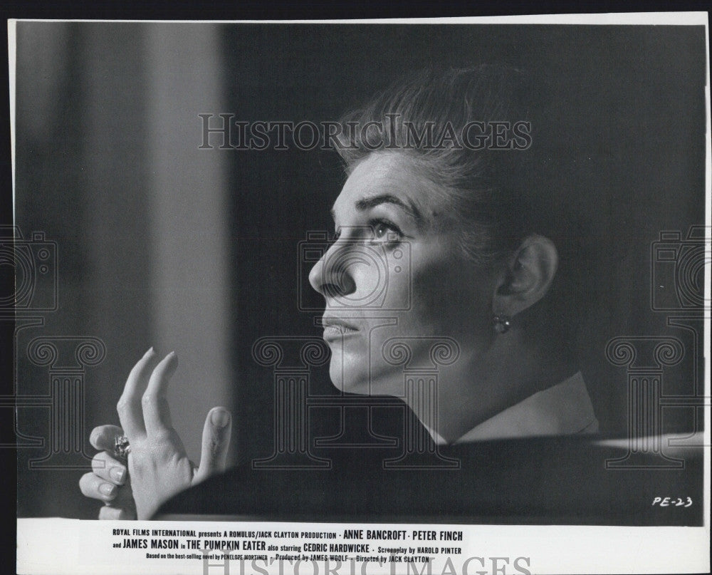 1966 Press Photo Actress  Anne Bancroct stars in &quot;The Pumpkin Eater&quot; - Historic Images