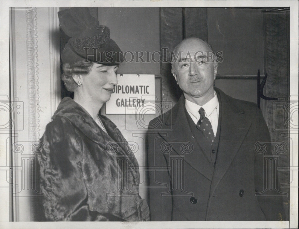 Mr & Mrs Neville Butler Arrive In Washington 1941 Vintage Press Photo ...