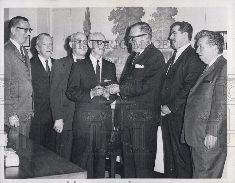 1965 Press Photo John Burt - Historic Images