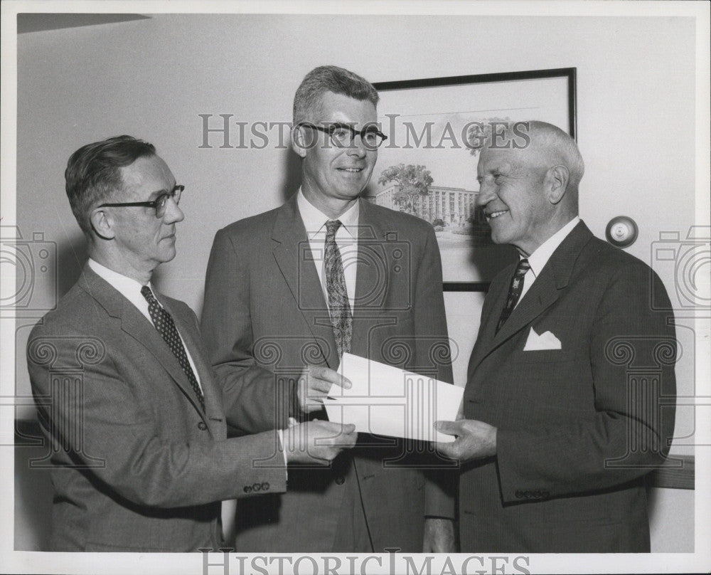 1958 Press Photo Ashley D. Burt - Historic Images