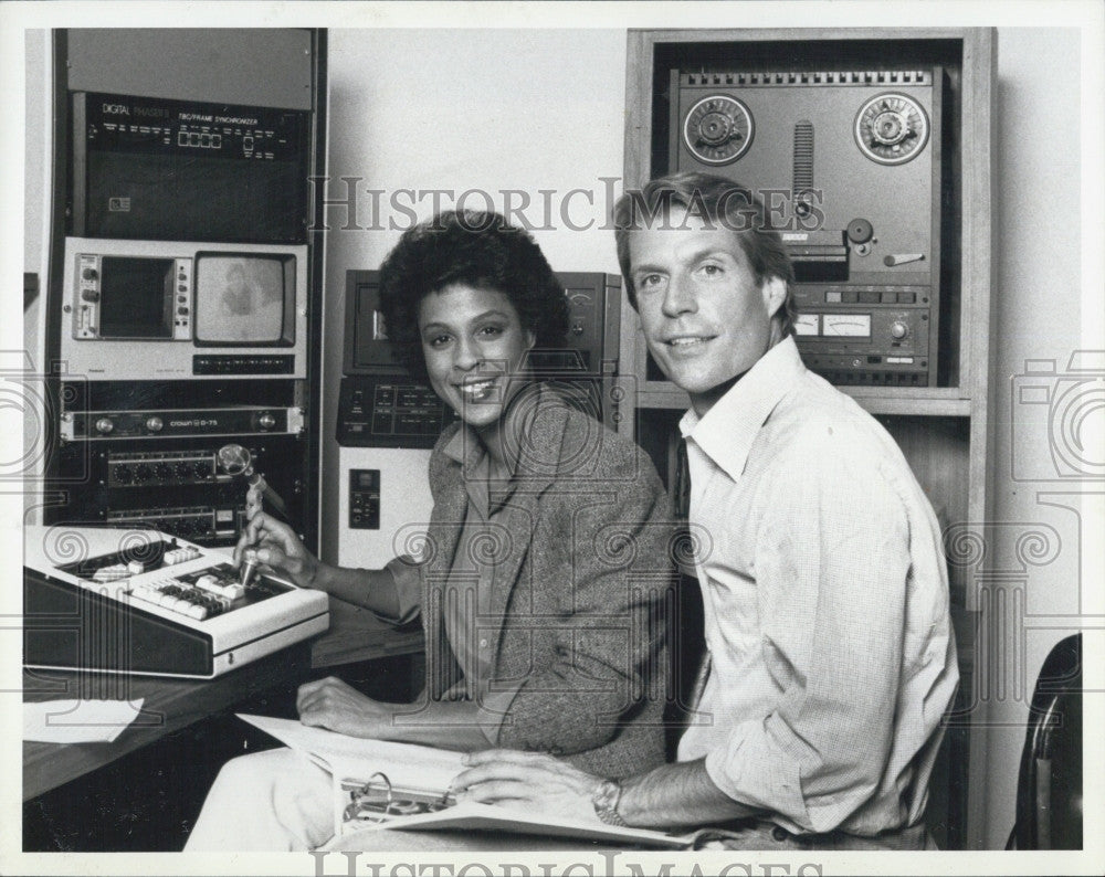 1982 Press Photo Ann Butler and Kim prince , cohosts of WNEV-TV &quot;Look&quot; - Historic Images