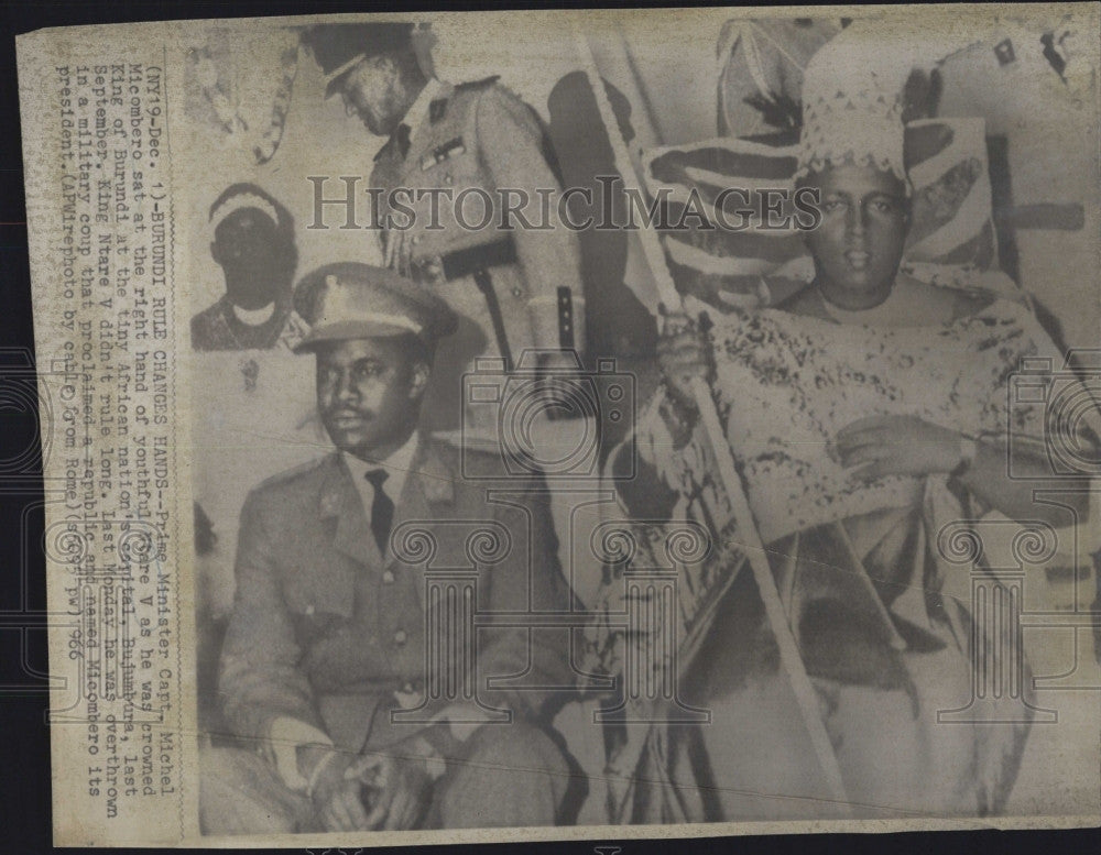 1966 Press Photo Burundi Prime Min Capt Michael sat by Ntare V ,Crowned King - Historic Images