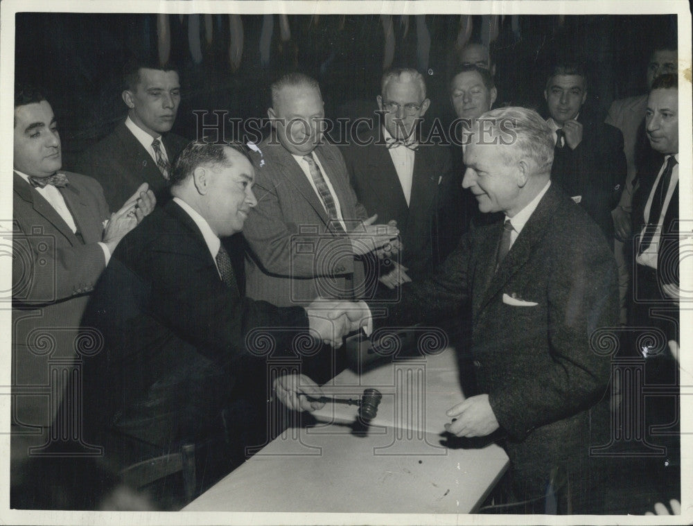 1957 Press Photo Former Pres Frederick Shea of Funeral Directors passes Gavel to - Historic Images