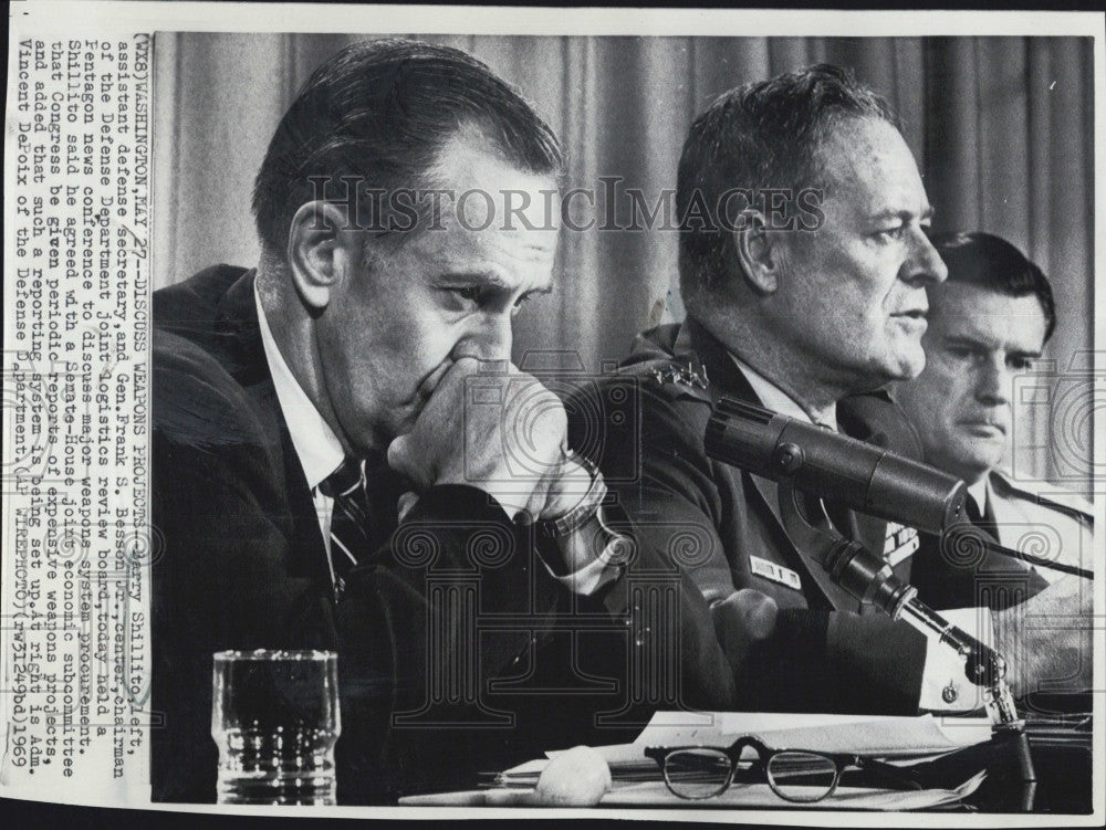 1969 Press Photo Barry Shillito, Gen. Frank Besson Jr., Adm. V. Depoix - Historic Images