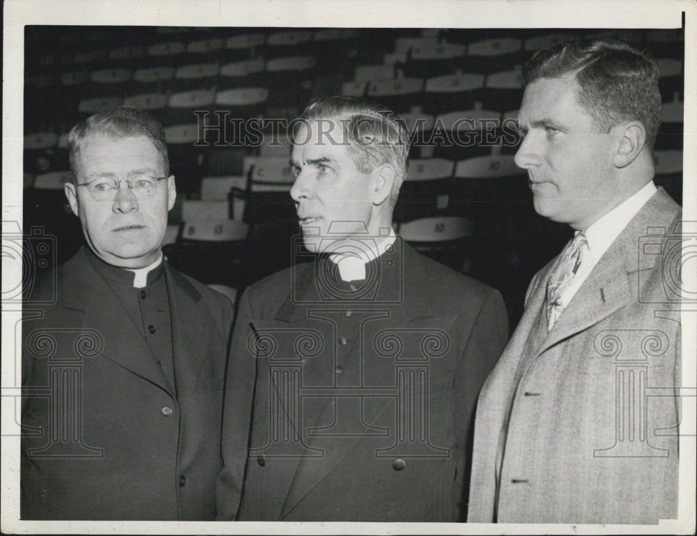 1948 Press Photo Rev. L. Cooney, Monsignor F. Sheen, President Wm. Fitzsimons - Historic Images