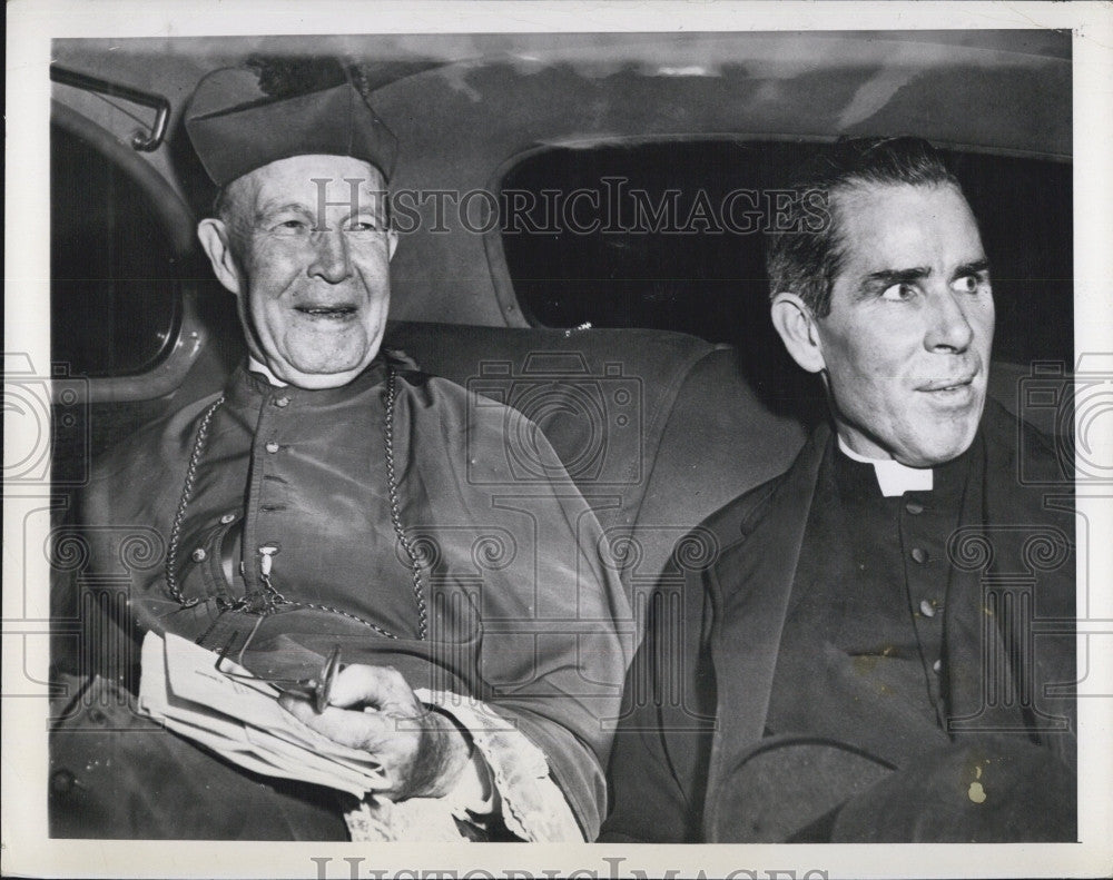 1946 Press Photo Cardinal John Glennon(L) is shown w/ Monsignor Sheen. - Historic Images