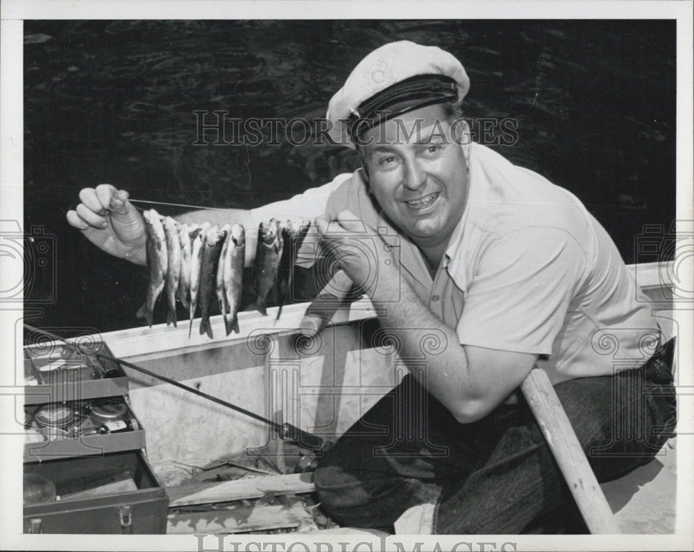 Press Photo Lindsey Burnett fishing - Historic Images