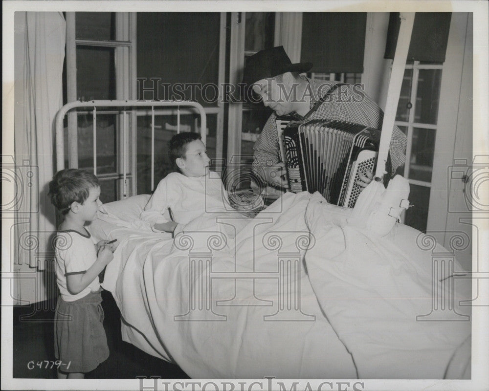 1944 Press Photo Smily Burnette &amp; Tex Terry - Historic Images